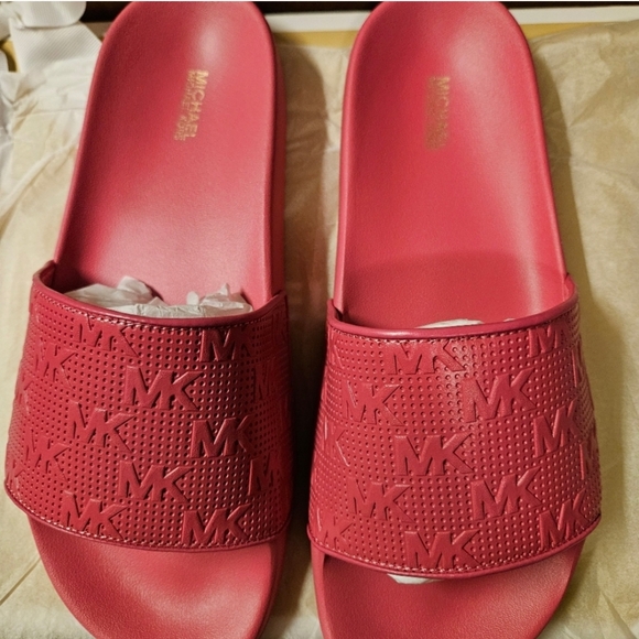 Micheal Kors Slides - Picture 1 of 2